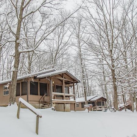 Burr Oak Lodge And Conference Center Glouster Εξωτερικό φωτογραφία