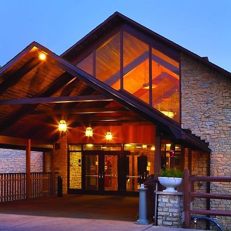 Burr Oak Lodge And Conference Center Glouster Εξωτερικό φωτογραφία