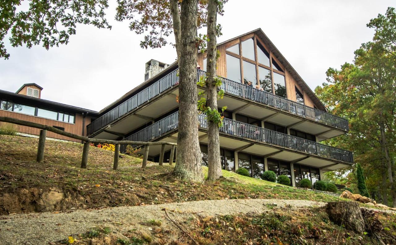 Burr Oak Lodge And Conference Center Glouster Εξωτερικό φωτογραφία
