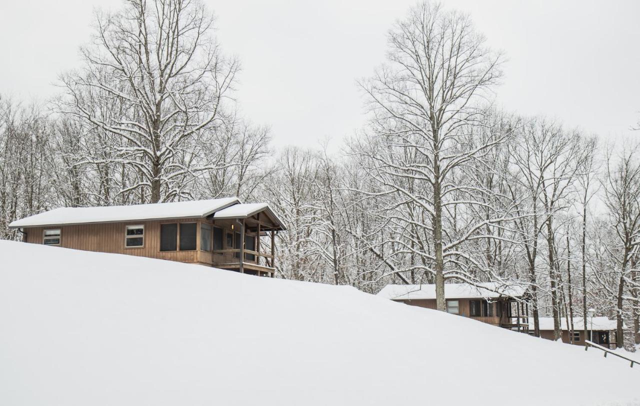 Burr Oak Lodge And Conference Center Glouster Εξωτερικό φωτογραφία