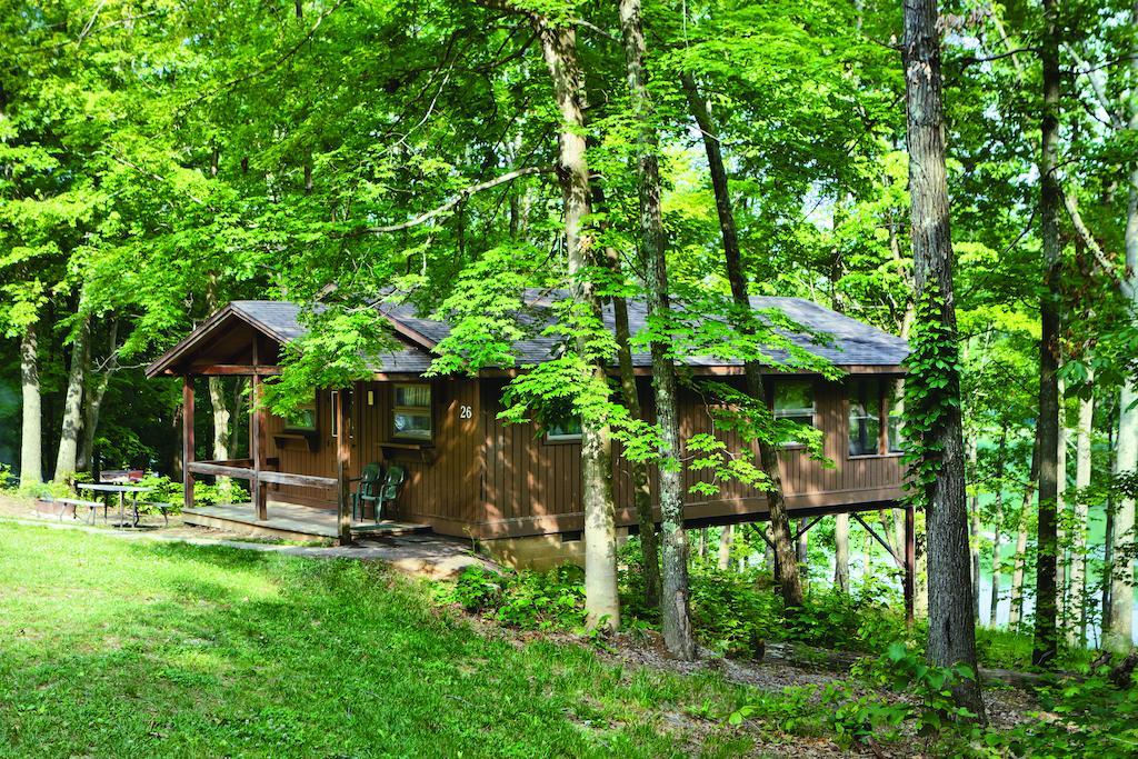 Burr Oak Lodge And Conference Center Glouster Δωμάτιο φωτογραφία