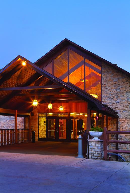 Burr Oak Lodge And Conference Center Glouster Εξωτερικό φωτογραφία
