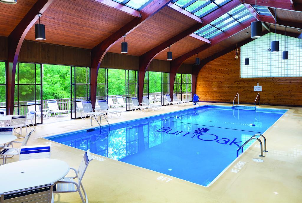 Burr Oak Lodge And Conference Center Glouster Εξωτερικό φωτογραφία